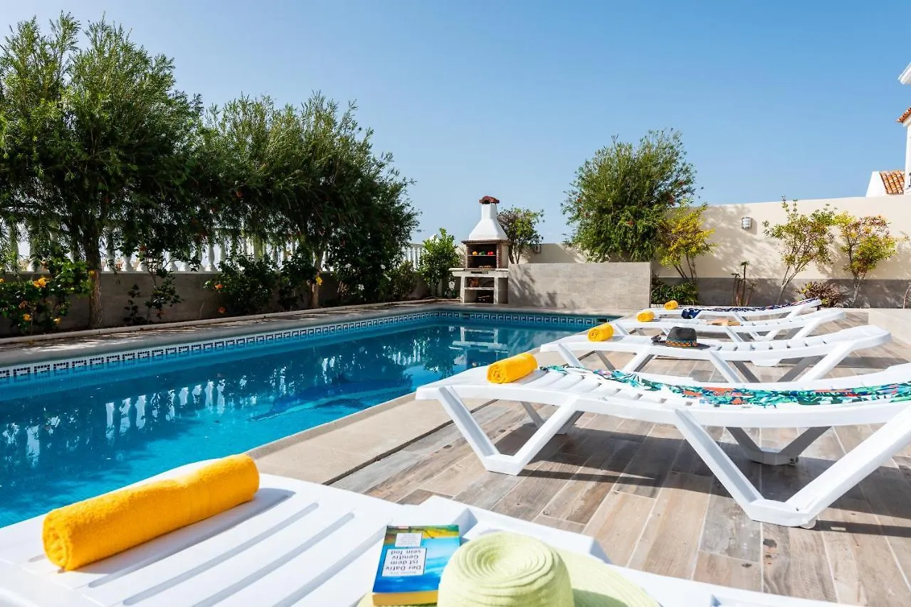 Amazing Villa Medina, Bbq Адехе
